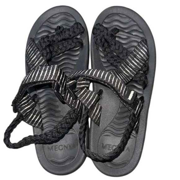 Megnya Womens Size 8 Black Comfortable Flat‎ Hiking Walking Sandals New No Box - Picture 1 of 5